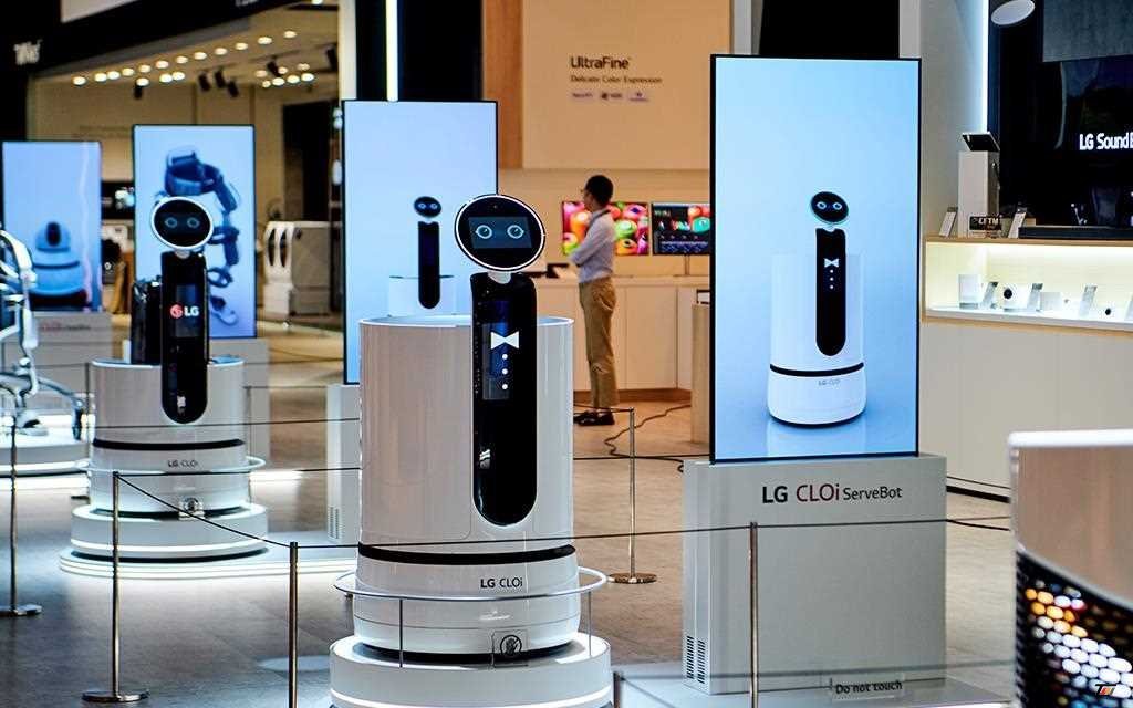 1607408968 ifa 2018 lg magazine lg cloi robot ultimate guide img1 - LG و ربات های ضد عفونی کننده بر علیه ویروس کرونا