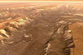1609995761 2021 01 07 14 01 12 photos 285x190 - دو تصویر جدید ناسا از دره Valles Marineris در سطح مریخ
