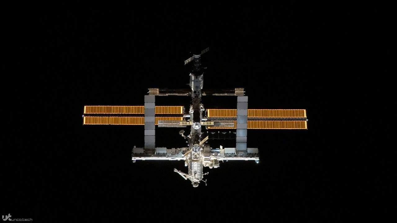 1621252394 iss black 1280x720 1 - تیم روسی برای فیلم برداری اولین فیلم در فضا به ایستگاه فضایی بین المللی پرواز خواهد کرد