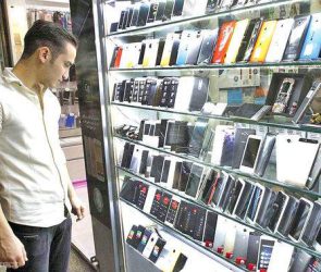 1623596903 mobile iran 295x250 - بازار موبایل در انتظار تعیین تکلیف نرخ ارز