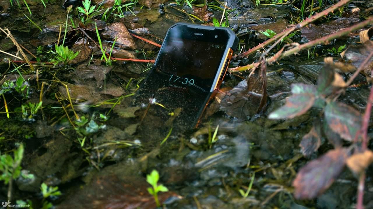 1625750135 wet smartphone 1280x720 1 - نرم افزار اندروید برای آزمایش مقامت گوشی در مقابل آب