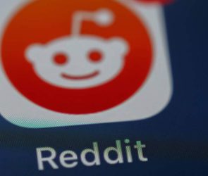 1628943098 reddit launches tiktok clone 1280x720 3 295x250 - Reddit نیز بخش ویدئو کوتاه خود را راه اندازی کرد