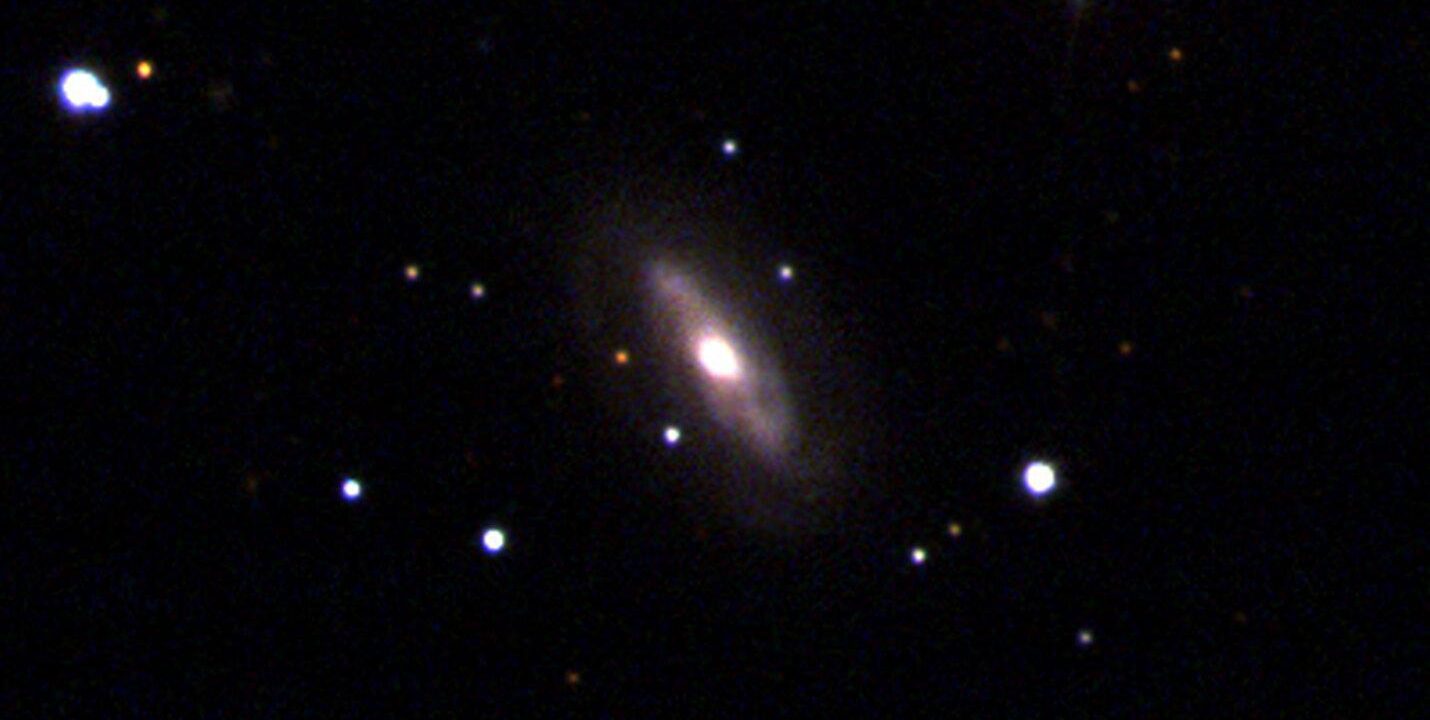 1615660111 9 astronomersd 1430x720 - ستاره شناسان یک سیاهچاله بزرگ در حال حرکت را کشف کردند