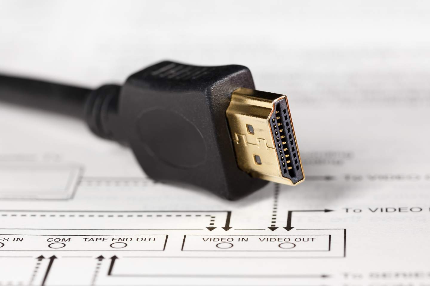 hdmi connector 1 - تفاوت HDMI 2.0 و HDMI 2.1 در چیست؟ آیا استفاده از آن لازم است؟