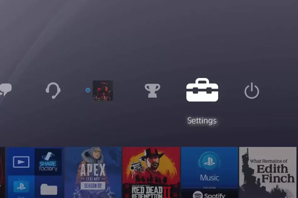 منوی تنظیمات در سمت راست صفحه اصلی PS4 قرار دارد