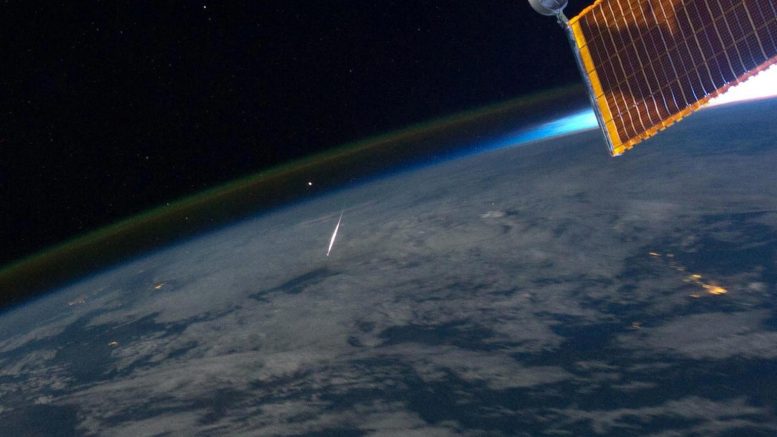ISS Bright Meteor From the Perseid Meteor Shower 777x437 1 - نیروی فضایی ایالات متحده چندین دهه داده 