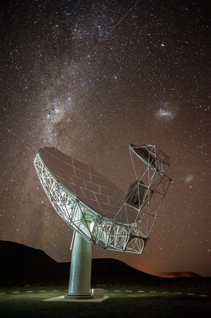 MeerKAT Telescope 1 681x1024 1 - ستاره شناسان 