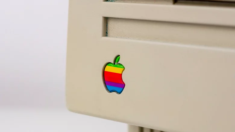 داستان سیب گاز گرفته شده لوگوی اپل