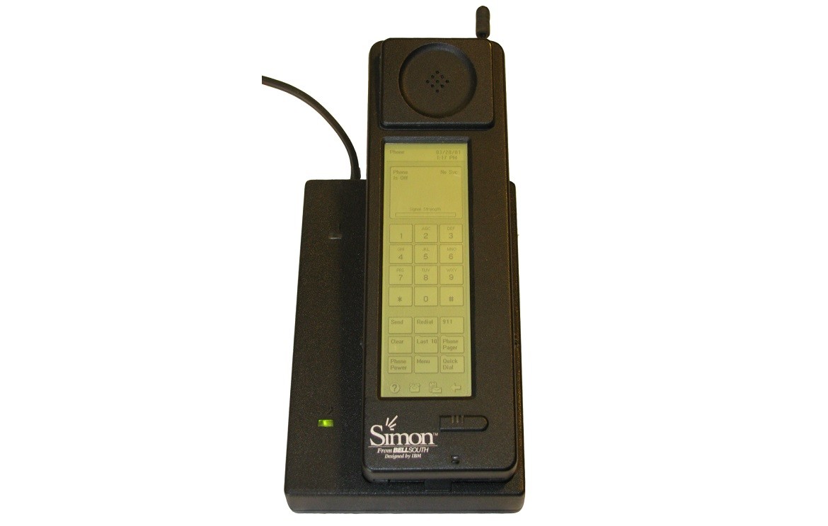 Did You Know The First Modern Smartphone was the IBM Simon 470537 2 - تحول چشم گیر تلفن های همراه از گذشته تا به حال
