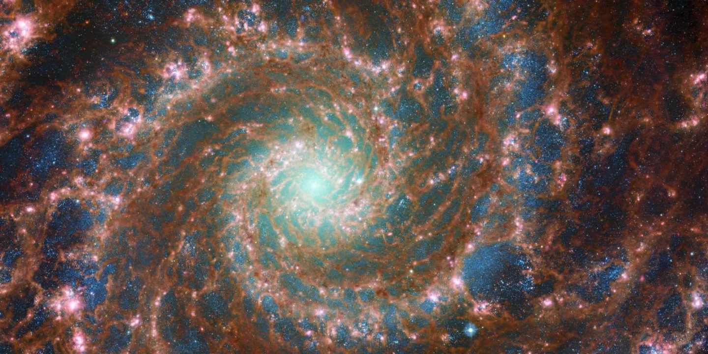 ad5dae80 2886 11ed b55e 7151dee5961e 1440x720 - همکاری تلسکوپ فضایی هابل و جیمز وب برای به نمایش گذاری تصاویر خیره کننده از کهکشان فانتوم
