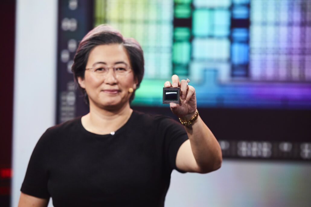 Dr. Lisa Su On Stage 6 Custom 1030x687 1 - لیزا سو، مدیر عامل AMD از دلایل موفقیت روز افزون کمپانی اش می گوید